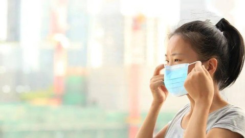 热敷眼睛的温度建议控制在 40℃~45℃ 之间，以 42℃左右 最为适宜